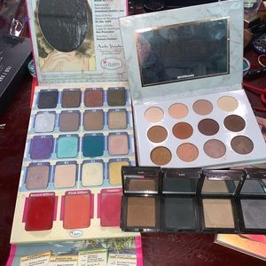 Bundle of eyeshadow palettes